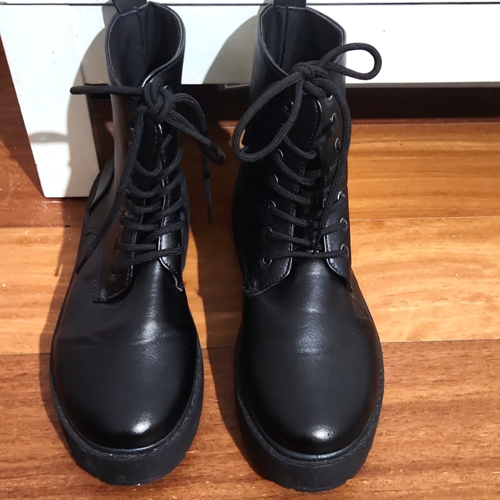 Charles Albert Women's Black Combat Lace Up Boots Size 9